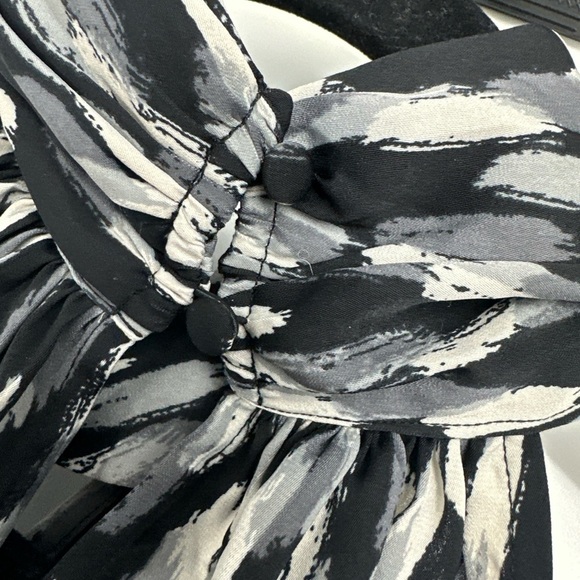 Banana Republic Satin Twist Neck Halter Top Sz S NWT - Picture 4 of 5